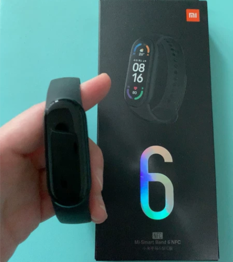 MIUI/小米手环6NFC版本全面彩屏,真...