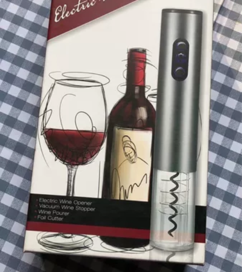 电动红酒开瓶器四件套。全新闲置。一共两套,...
