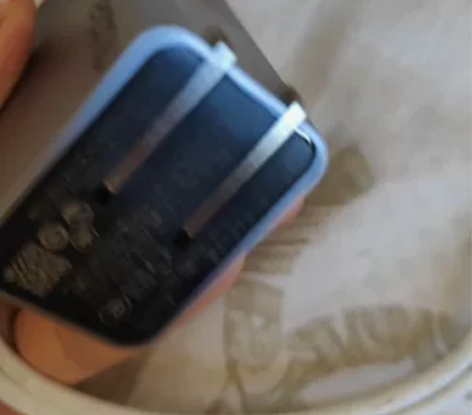 努比亚充电器,本来买给一加手机用的,结果没...