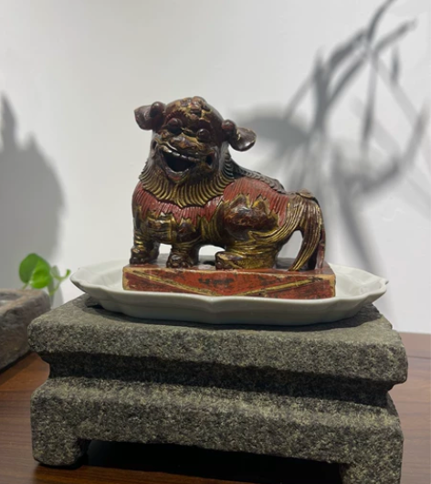 清代木雕狮子,高度12,长度12,品相如图...