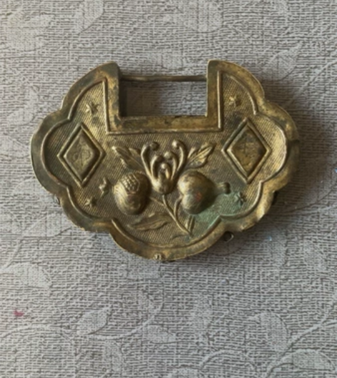 长命百岁锁，老物件，整体鎏金工艺，正面长命...