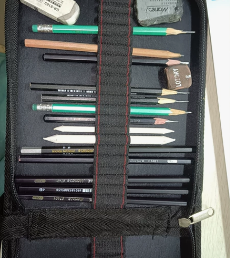 出一套素描铅笔(送外包装),27样物品,什...