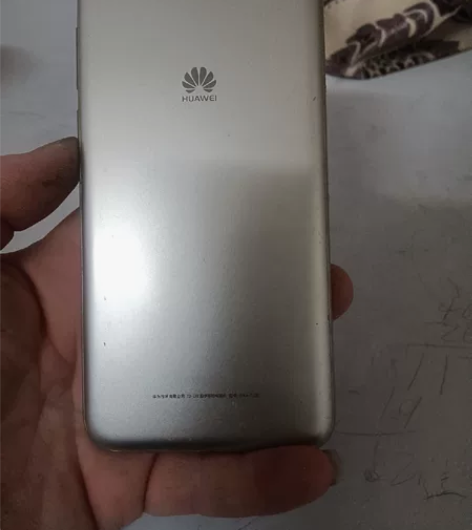 华为畅享8e青春,成色如图,功能正常,内存...