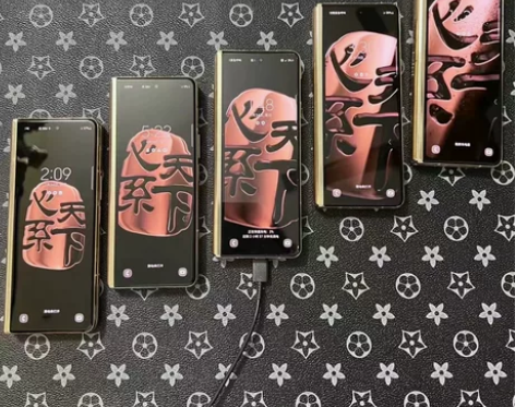 三星Fold3升级W23全新成色 配好全新...