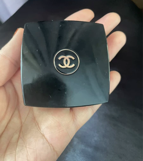 chanel香奈儿单色眼影 黑色,带微微珠...