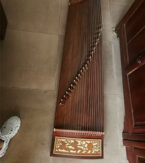 敦煌古筝696 非常新 都没用几次...