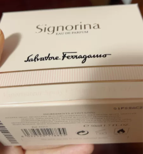 菲拉格慕女士香水 signorina 全新...