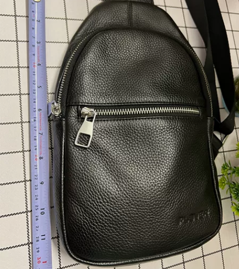 #单肩斜挎包 #啄木鸟 男胸包，深圳东门天...