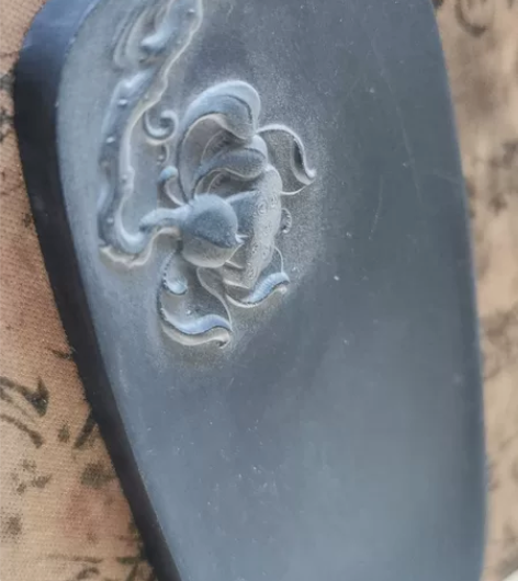 精品歙砚《莲花池》 材质:歙砚龙潭坑黑龙尾...