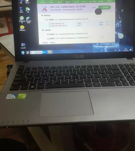 华硕X550cc  自用    屏幕坏了两...