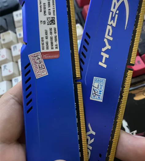 金士顿ddr3内存条,8g*2 一条160...