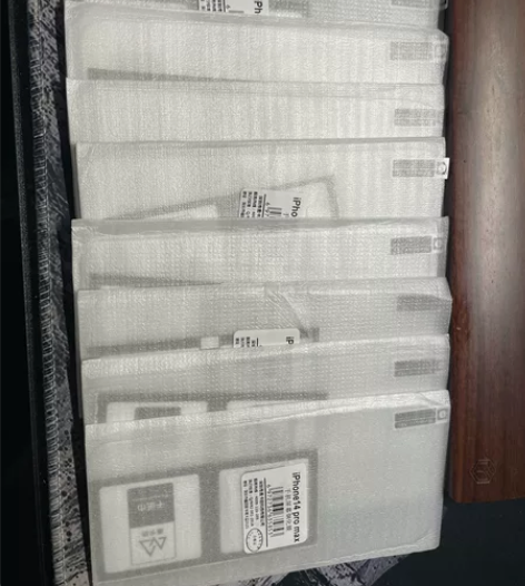 7张14promax 钢化膜 送8个透明壳...