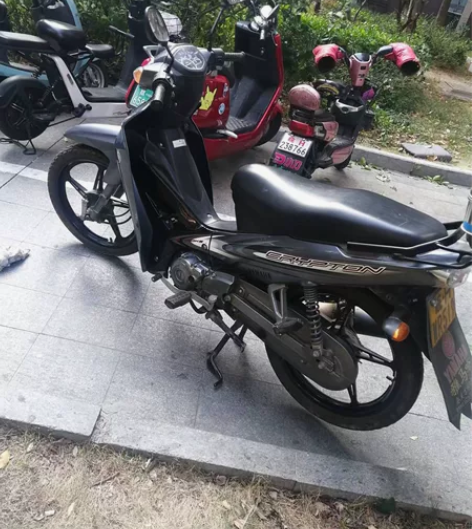 雅马哈摩托车,2014年买的,就头一年骑得...