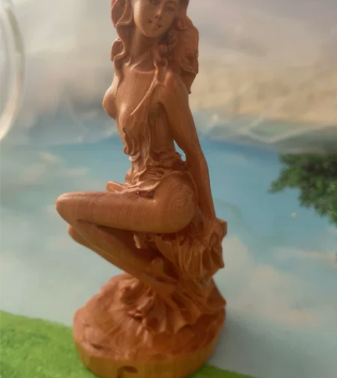 黄杨木美女木雕,15cm,全新 感兴趣的话...