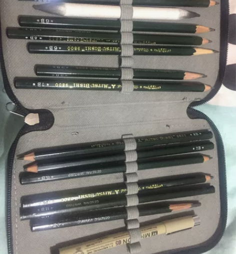 素描铅笔笔袋,三菱铅笔,炭笔, 感兴趣的话...