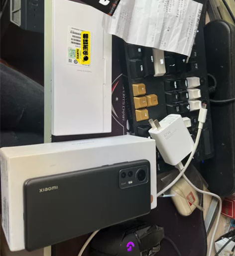 小米12 8+128 黑色的22年1月14...