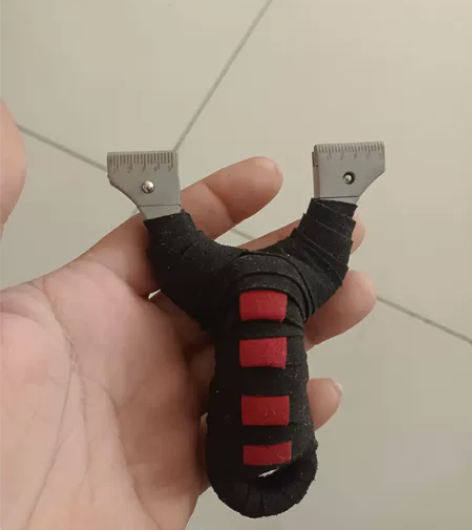 出一个304不锈钢弹弓,带两付皮筋,全新 ...