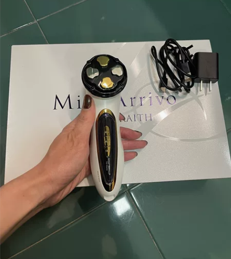 幻影美容仪(宙斯旗下产品) 是微电流美容仪...