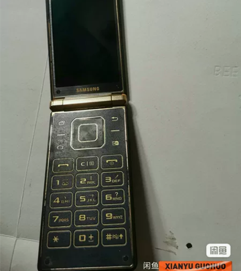 三星W2015手机，正常开机小屏有小老化，...