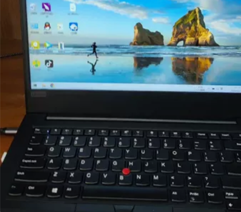 Thinkpad E495 四角没有磕...