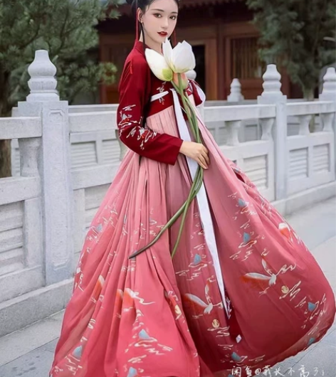 汉服 艺缕家的 正的 6米摆,几乎全新...