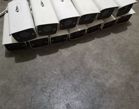 刚到一批海康威视200万全彩摄像头DS-2...