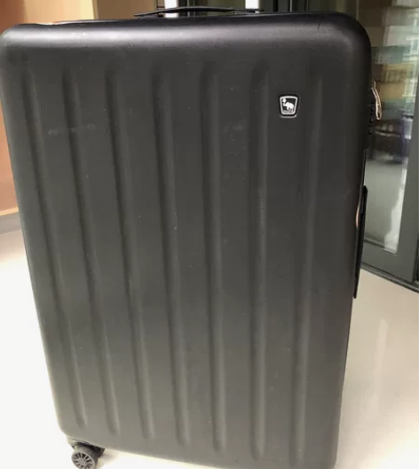 爱华仕28寸旅行箱，大一和大四去和回用用，...