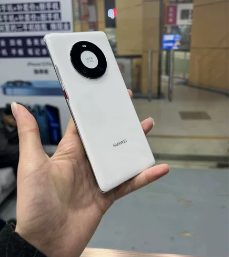 华为Mate40pro5g8+128 ,绝...