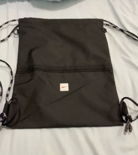 Nike背包手提袋篮球包,全新赠品 感兴趣...