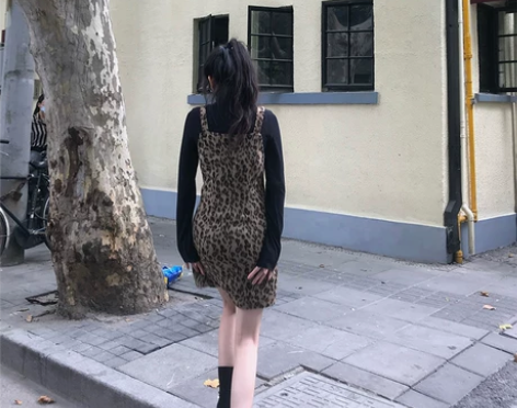 浅川酒一连衣裙女秋冬设计感小众炸街吊带性感...