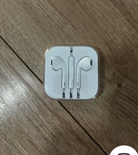 之前买的用过几次的惠普和iPhone盒子里...