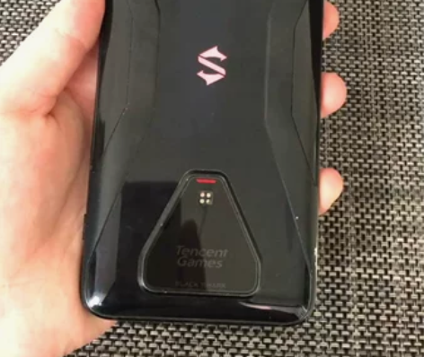 黑鲨3  8+128G 专业竞技游戏类手机...