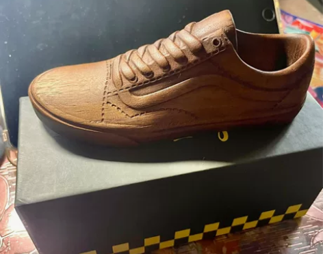 vans 联名限量木鞋 适合收藏感兴趣的话...