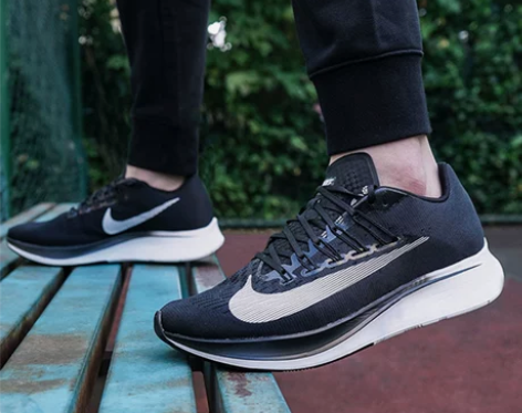 Nike耐克Zoom Fly男子经典黑白缓...