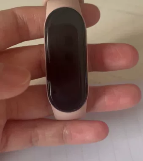 小米手环6，买来一年，带过半年 现在剩下手...