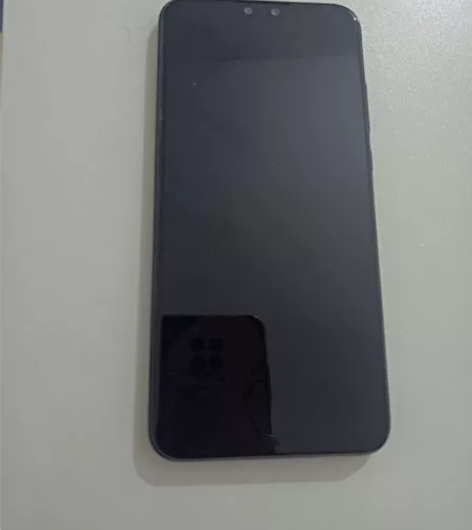 华为畅享9plus 机壳:有轻微划痕和磕碰...