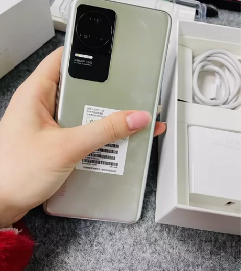 红米K50至尊 12512银色,成色999...