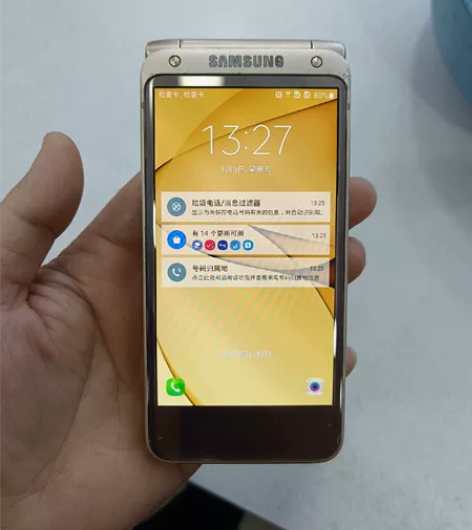 三星W2017手机 后盖有划痕  其它正常...