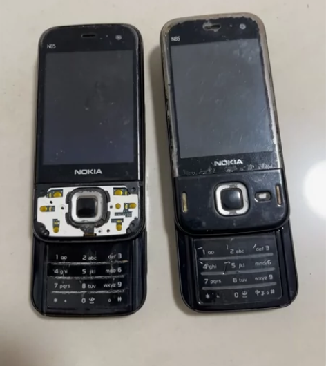 两个 诺基亚 n85 尸体机 一个不开机,...