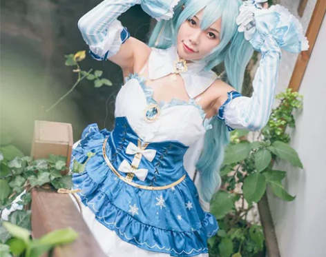 19雪初音COS 漫路人家 衣服+假发+鞋...
