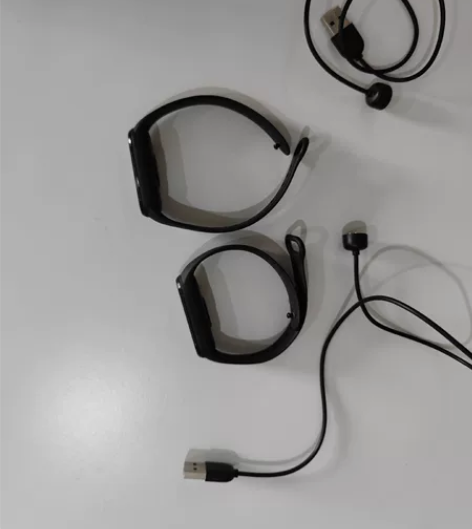 两个小米手环5nfc，成色较好95+成新，...