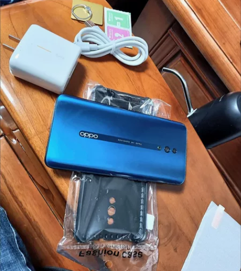 9成新 二手手机OPPO Reno8+...