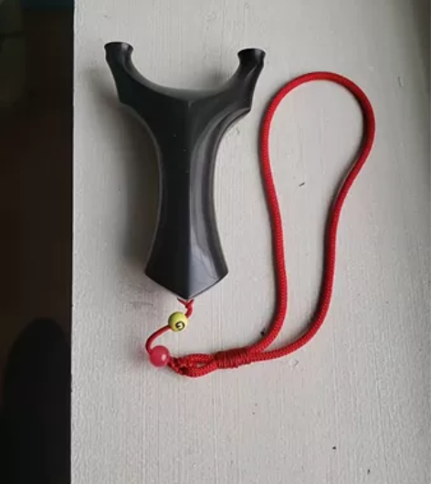 新款天罡扁皮弹弓实战丶高精度大威力户外竞技...