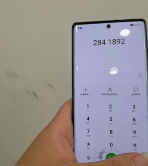 荣耀60外爆屏,懂的来,不是整机! 感兴趣...