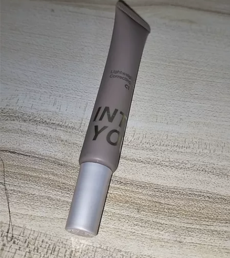 into you液体修容,用过一次,有官网...