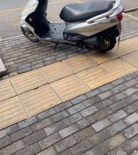 雅马哈摩托车,无任何问题,才换过电瓶个人一...