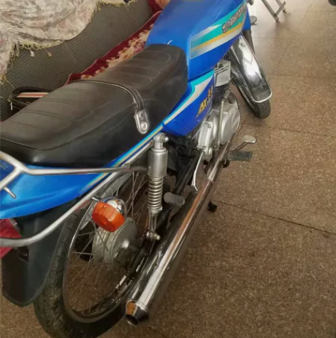 铃木ax100摩托车,发动机强劲有力,声音...