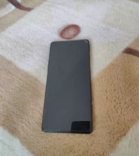 红米k40游戏版，8加256，使用不到一年...