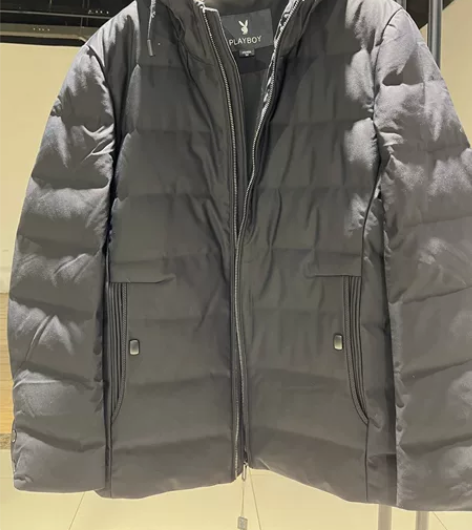 算是大牌吧,正品花花公子男士羽绒服,全新的...