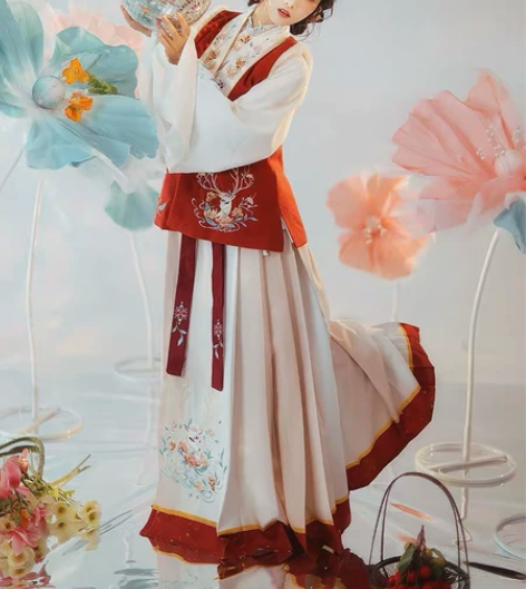 耀春旗舰店林间鹿汉服 二团s有斗篷 不换￥...